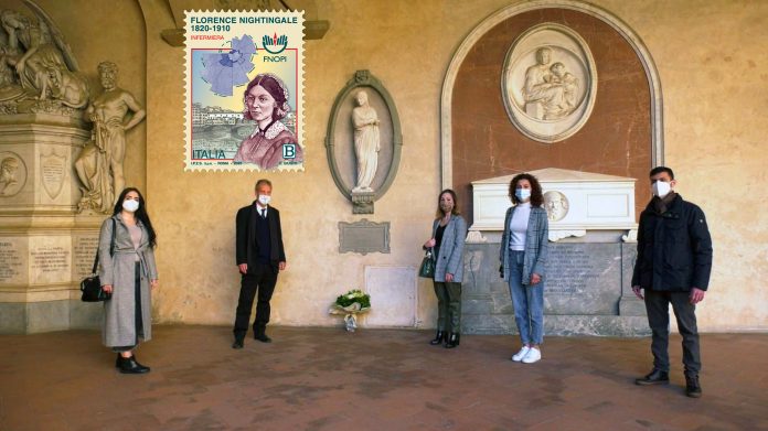 Un francobollo dedicato a Florence Nightingale e a tutti gli infermieri